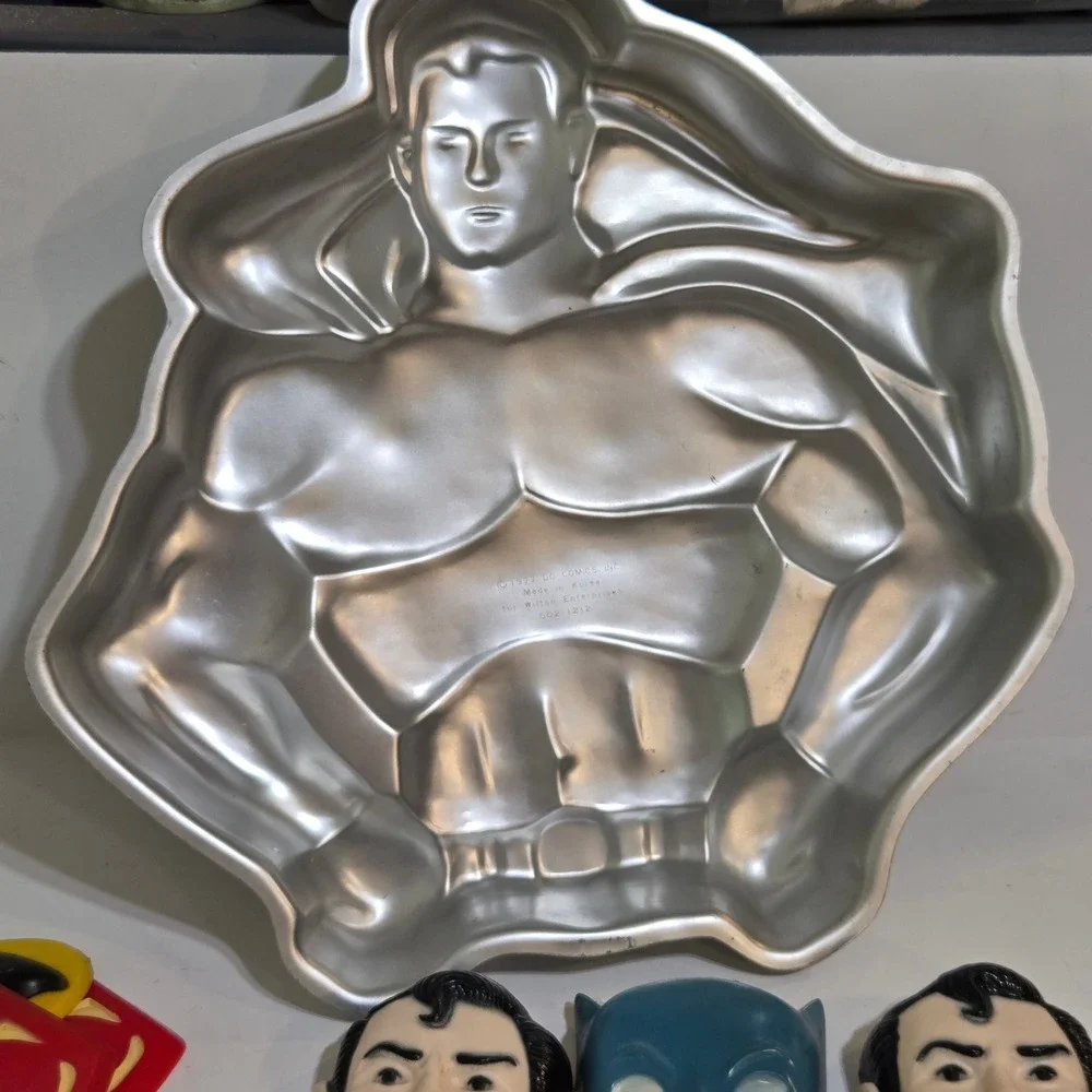 Vintage Wilton Superman / Batman Cake Pan Mold Set + Instructions Faces 1977